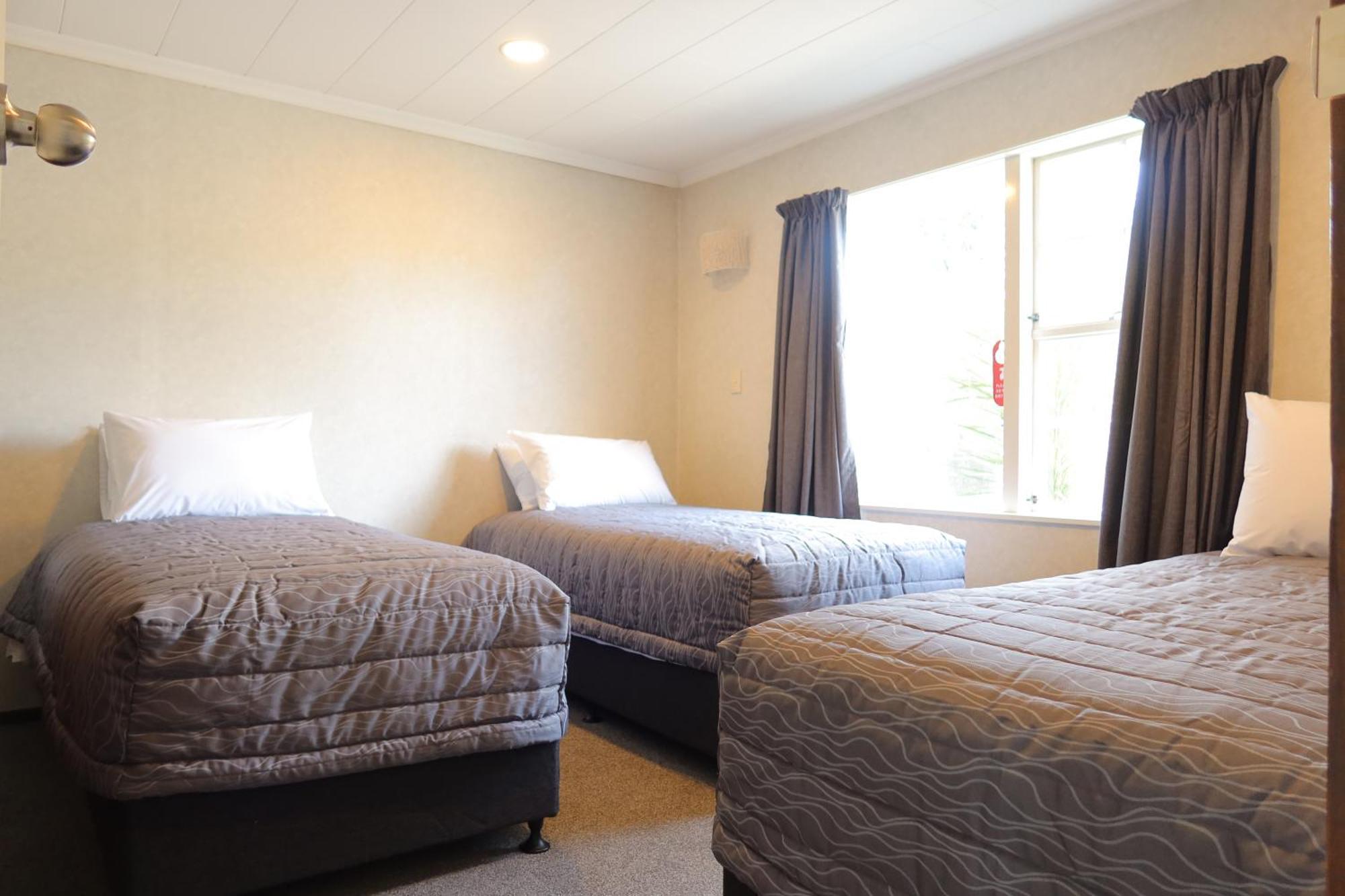 Colonial Motel Инверкаргил Екстериор снимка