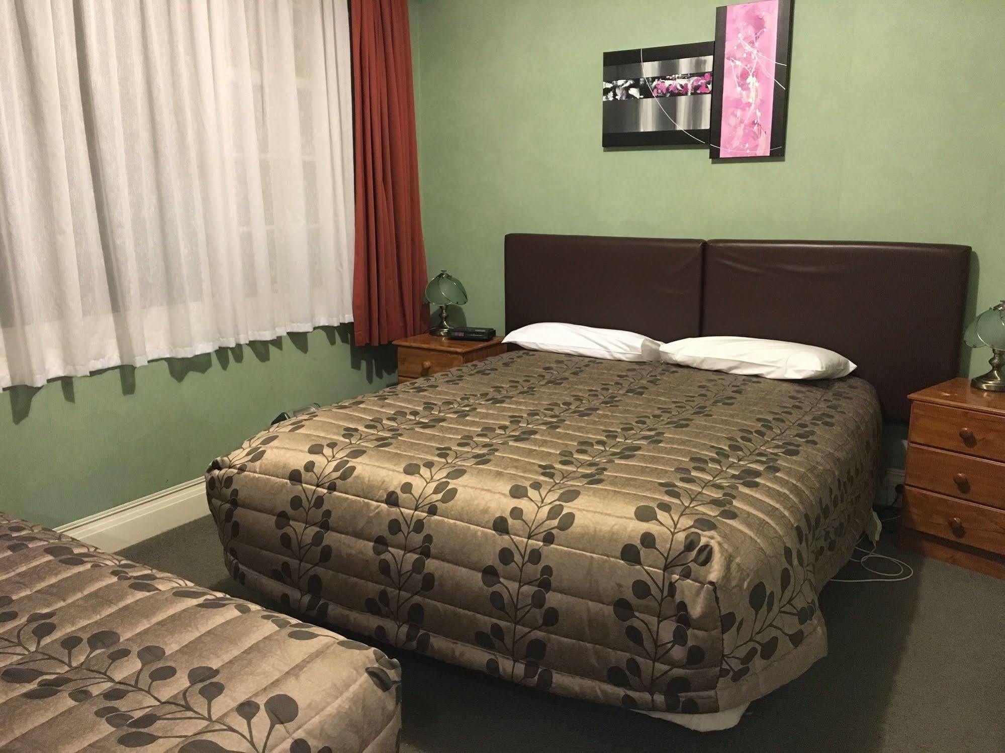 Colonial Motel Инверкаргил Екстериор снимка
